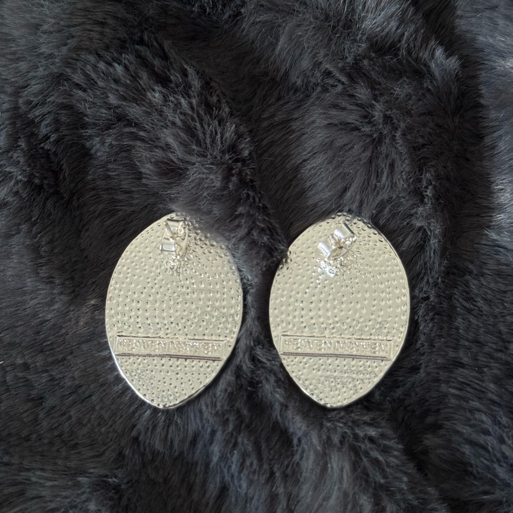 Heaven Mayhem Le Noir Earrings - Picture 3 of 3